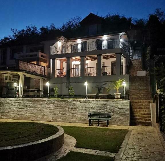 پانسیون Casa Dorin