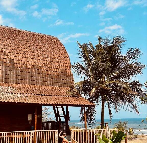 پانسیون Dikaloha Surfschool And Stay