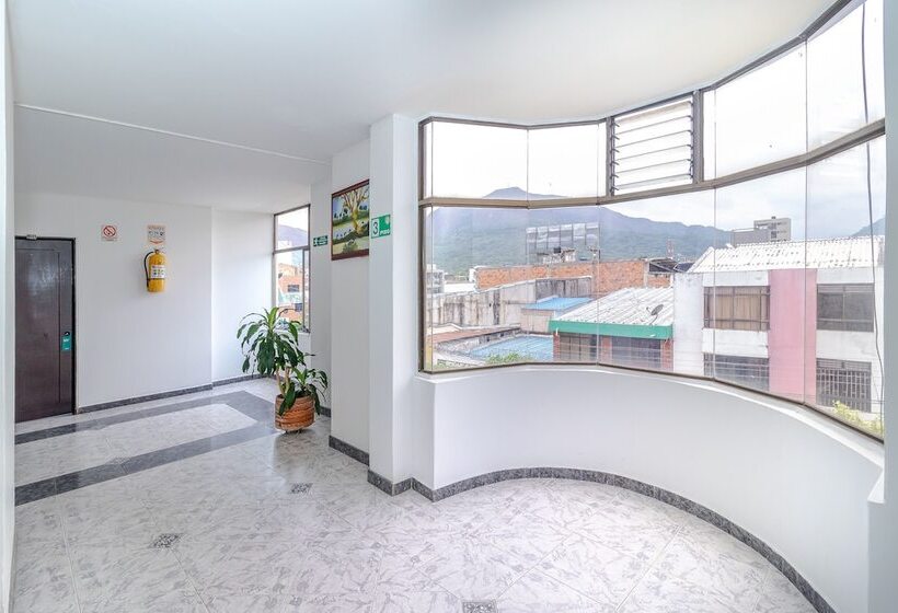 هتل Ayenda Vanguard