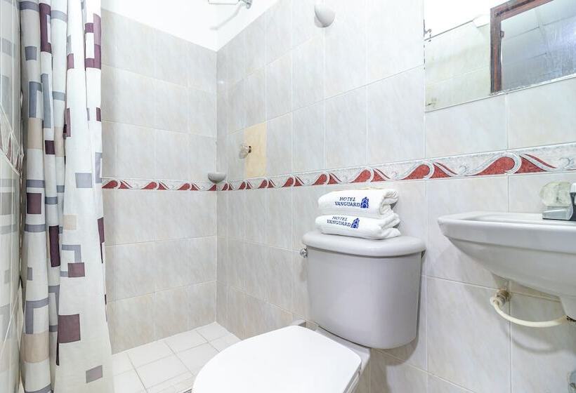 هتل Ayenda Vanguard