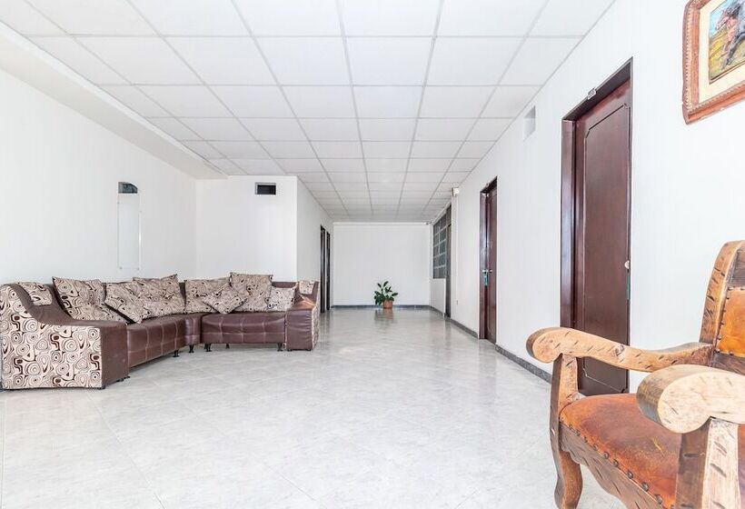 هتل Ayenda Vanguard