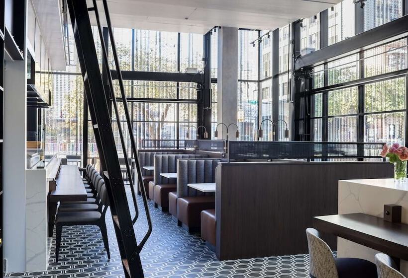 هتل Hyatt Centric Congress Avenue Austin
