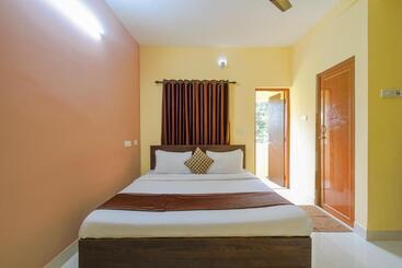 پانسیون Eco Corporate Inn