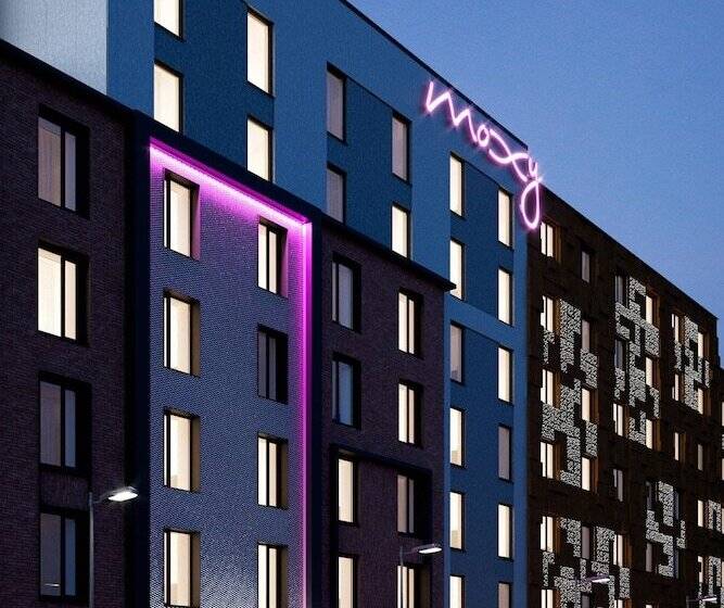 هتل Moxy Bristol