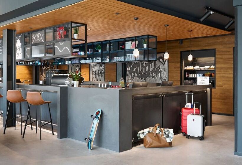 هتل Moxy Bristol