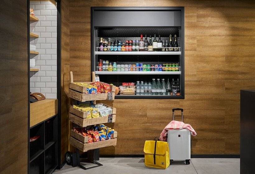 هتل Moxy Bristol