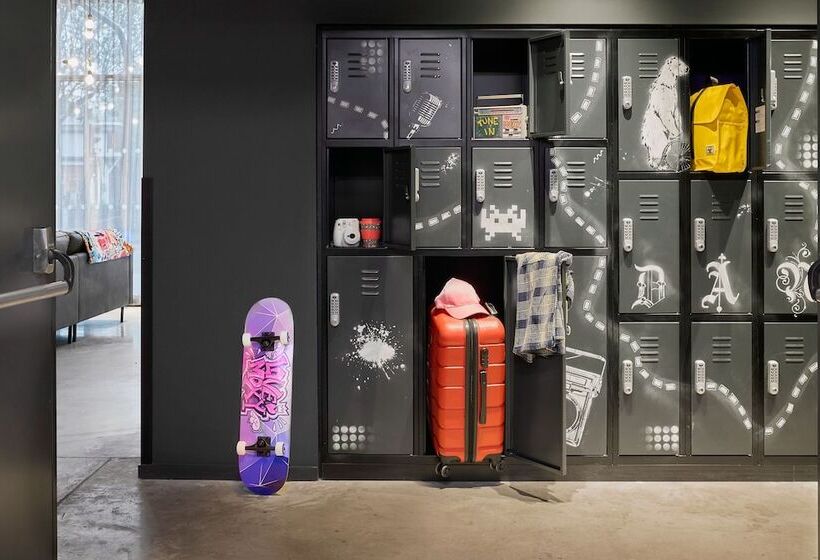 هتل Moxy Bristol