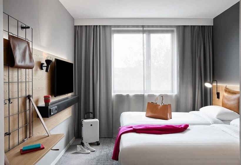 هتل Moxy Bristol
