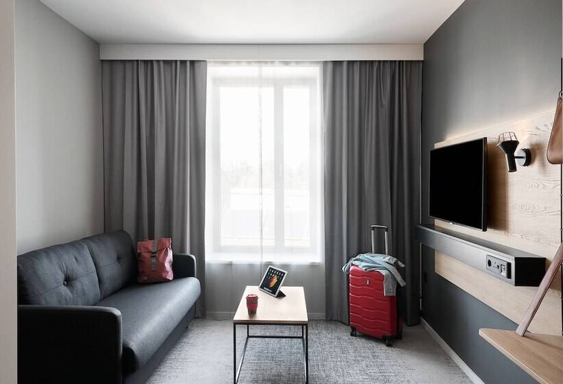 هتل Moxy Bristol