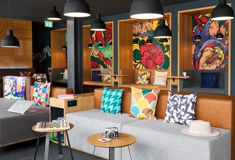 هتل Moxy Bristol