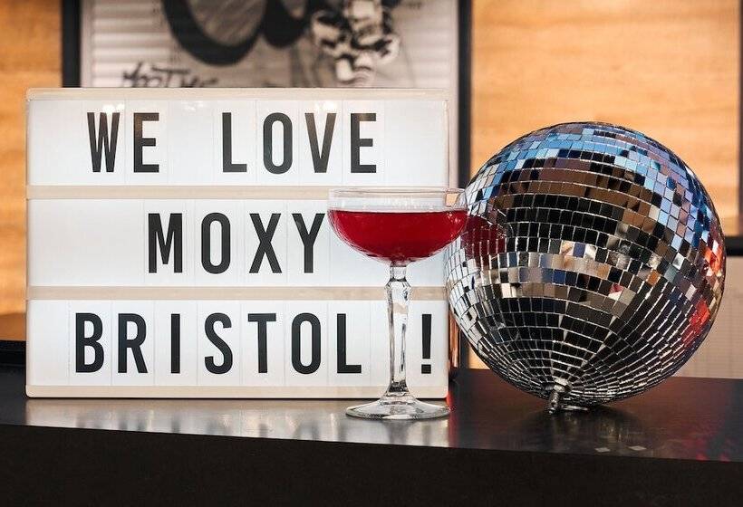 هتل Moxy Bristol