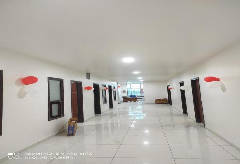 בית מלון כפרי Oyo 86772 V S