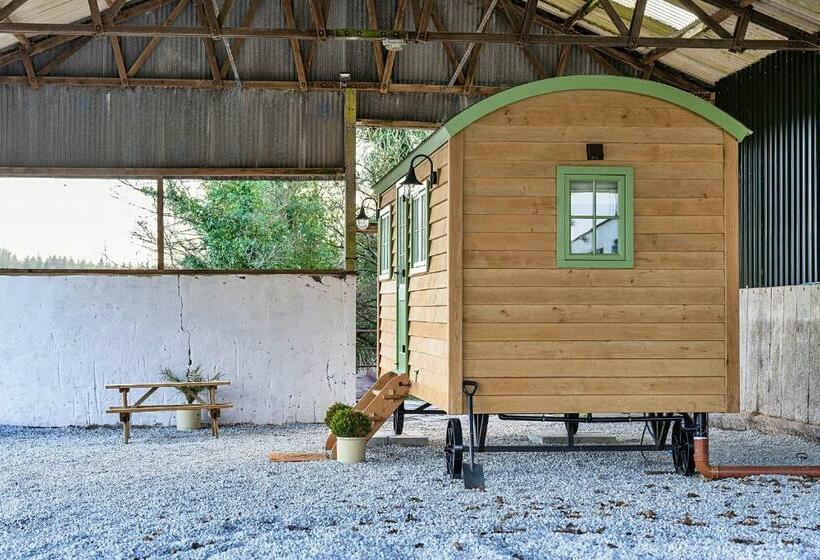 酒店 Finest Retreats   The Shepherd S Hut At Northcombe Farm
