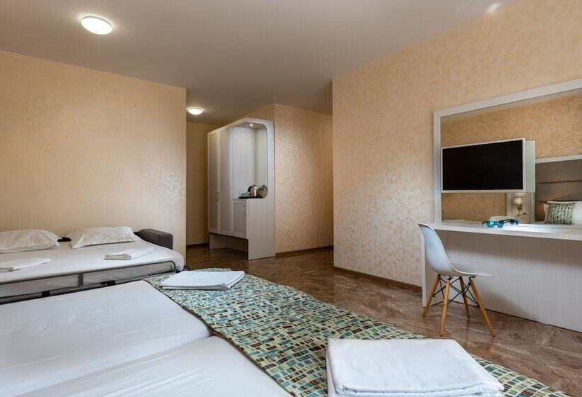 تختخواب و صبحانه Marina Sands Bijou Boutique Is An Excellent Choice For Travelers Visiting Obzor