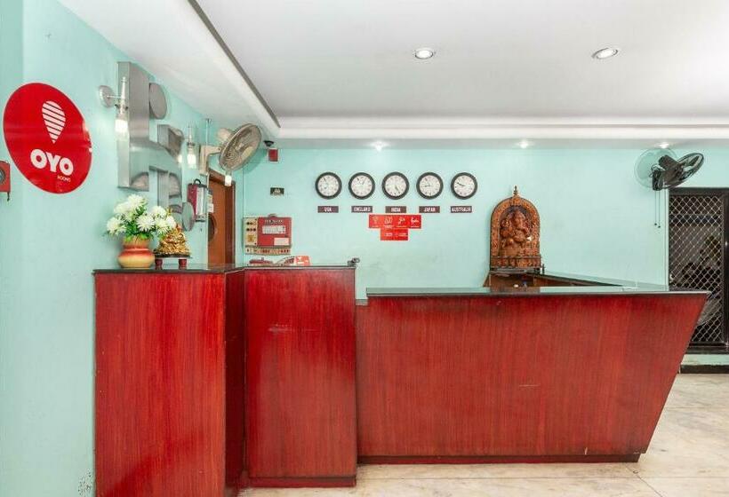 Collection O 5377 Hotel Raaj Bhaavan