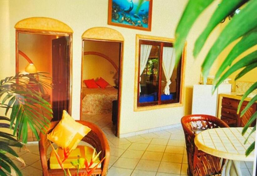هتل Bungalows Jaqueline