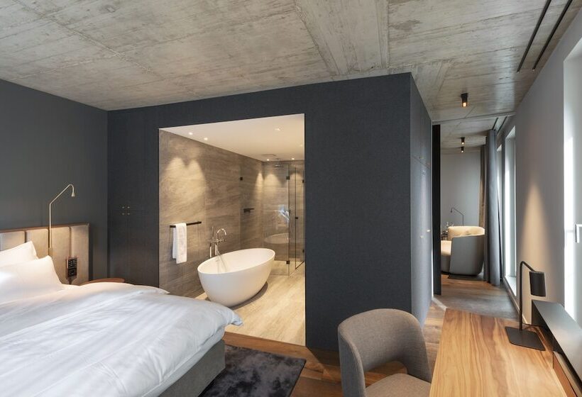 Hotel Legend