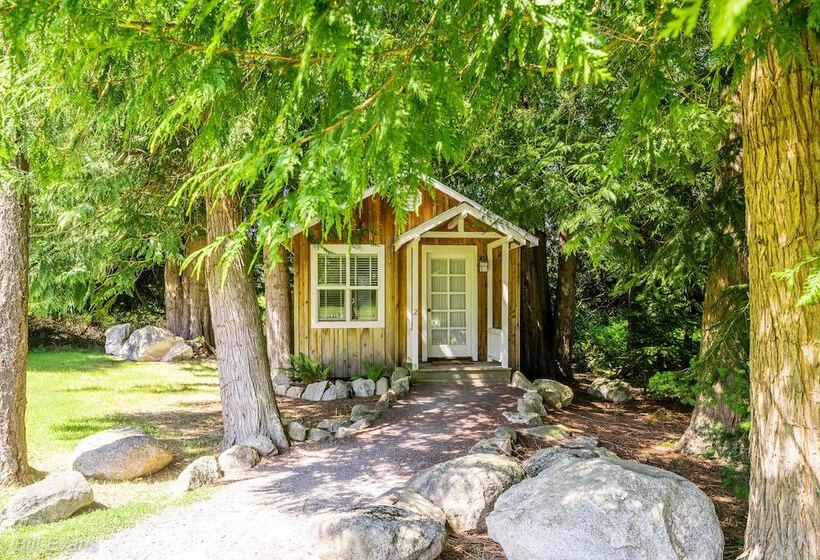 هتل Lopez Farm Cottages & Tent Camping