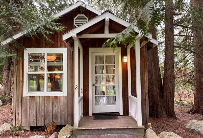 هتل Lopez Farm Cottages & Tent Camping