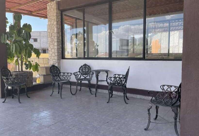 فندق Peña Florencia