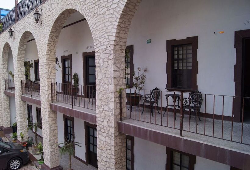 فندق Peña Florencia