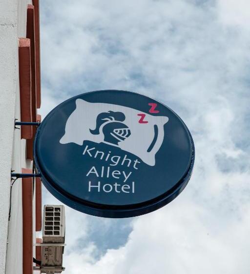 تختخواب و صبحانه Knight Alley