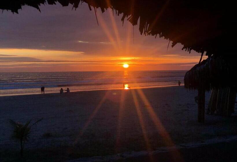 هتل Check Inn Olón