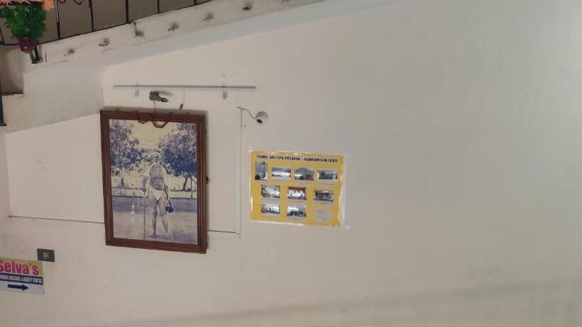 בית מלון כפרי Daya Dharma Residency