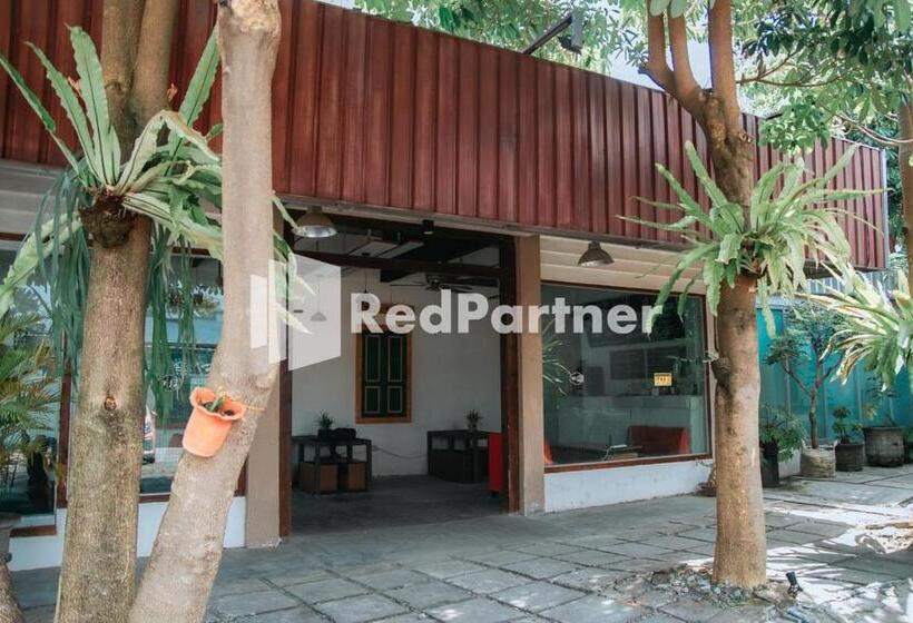 酒店 Flamboyan Asri Syariah Mitra Reddoorz Near Kampung Inggris Pare