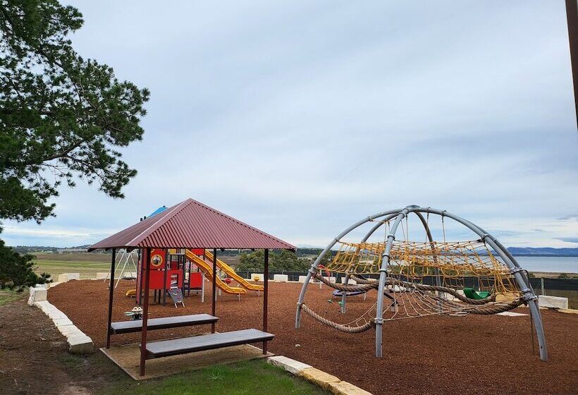 בית מלון כפרי Iron Creek Bay Estate