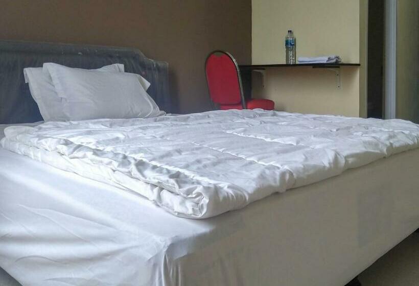 هتل Travelista Homestay Near Gor Candradimuka Semarang Mitra Reddoorz