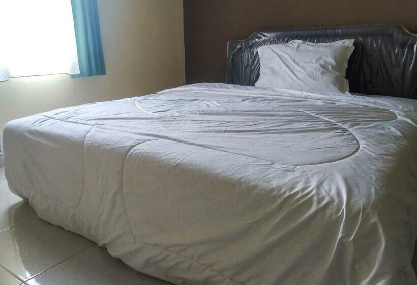هتل Travelista Homestay Near Gor Candradimuka Semarang Mitra Reddoorz