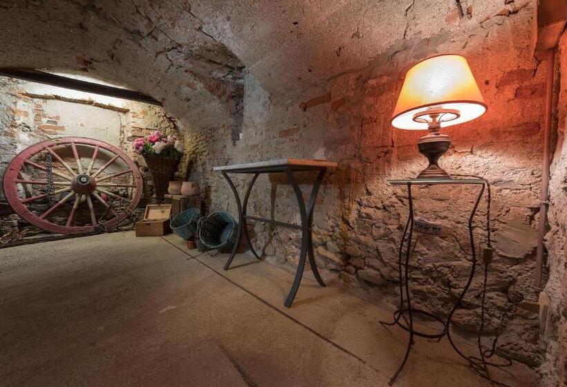 ペンション Le Case Di Angelina   Langhe Loft & Suites