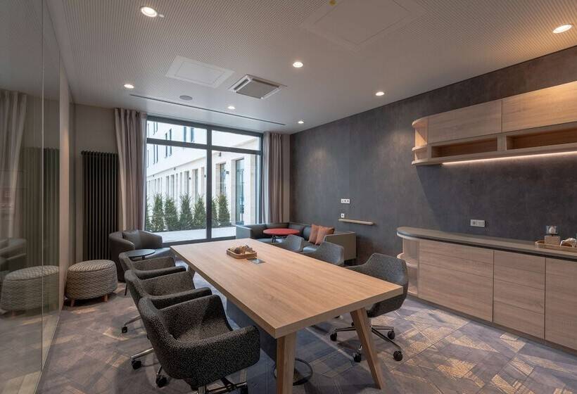 ホテル Hampton By Hilton Munich City North