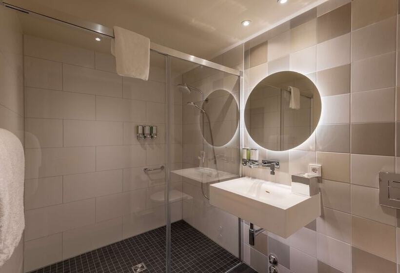 فندق Hampton By Hilton Munich City North