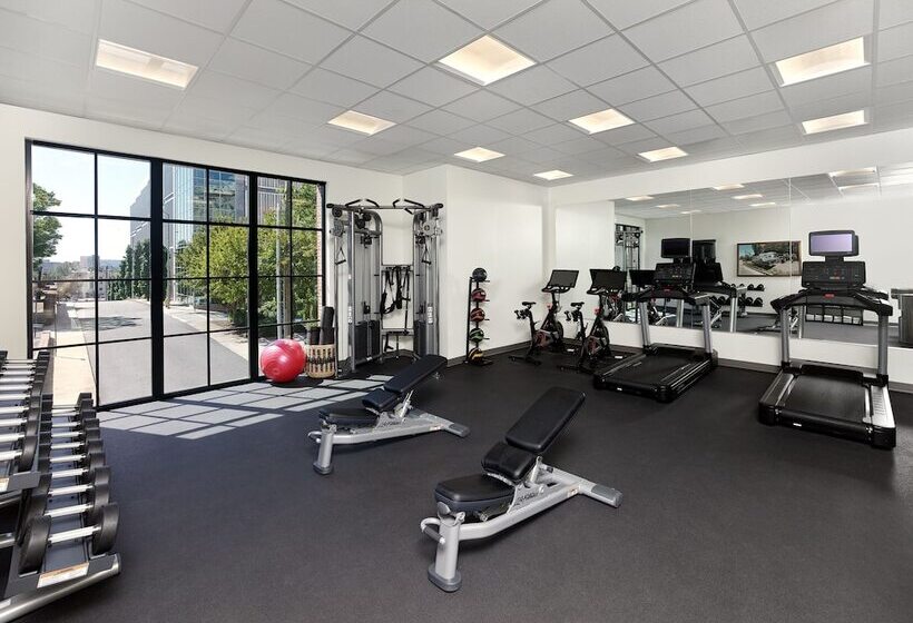 هتل The Restoration Asheville