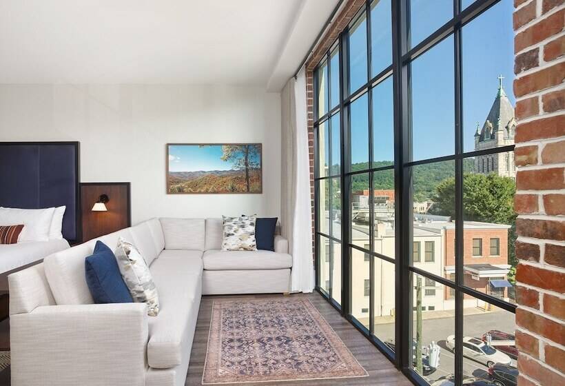 هتل The Restoration Asheville