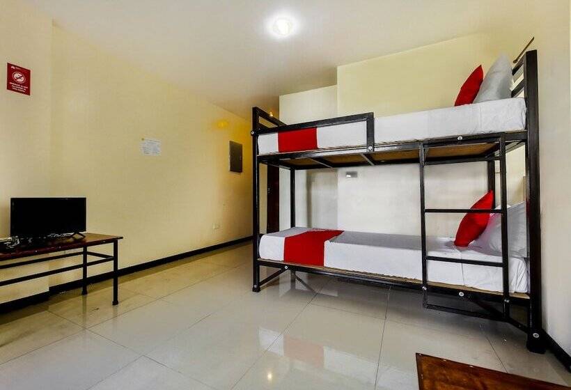 Hotel Vaccinated Staff  Oyo 850 Clr Mn Inn