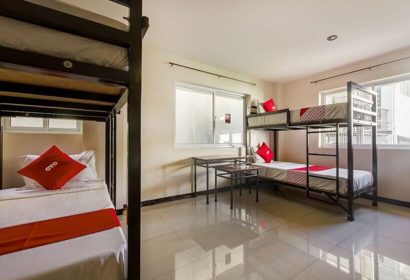 Hotel Vaccinated Staff  Oyo 850 Clr Mn Inn