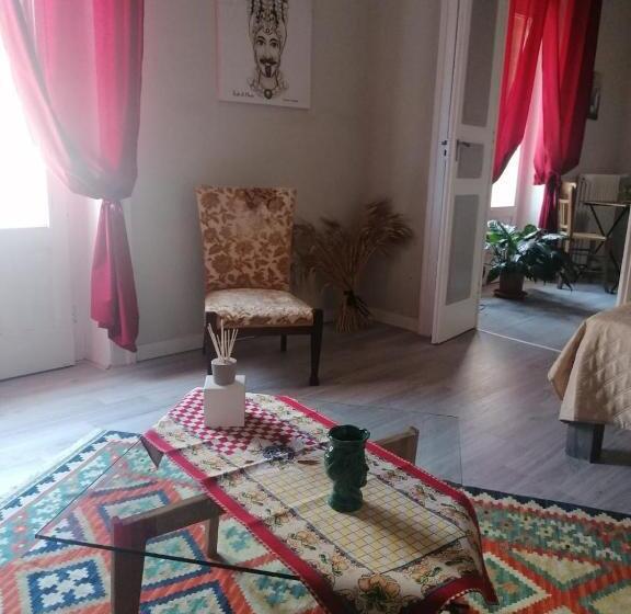 پانسیون 384 Guesthouse Rooms & Suite Enna