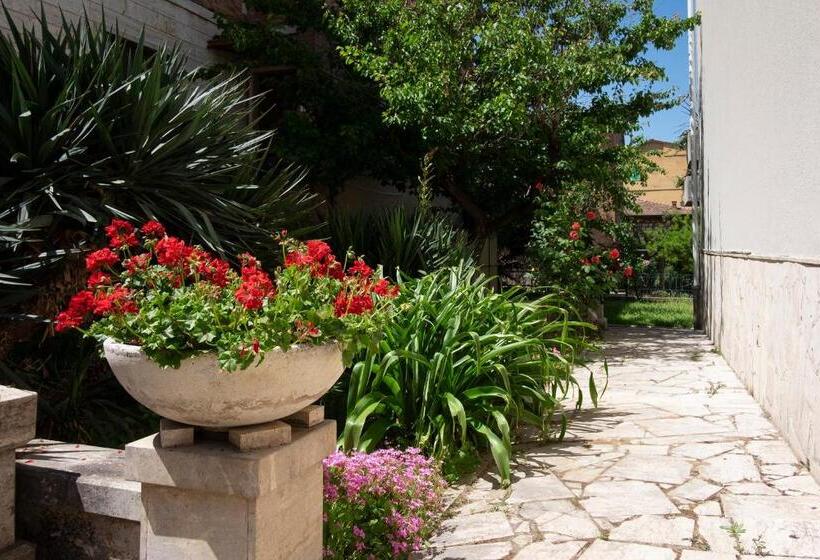 פנסיון L Acqua E La Pietra