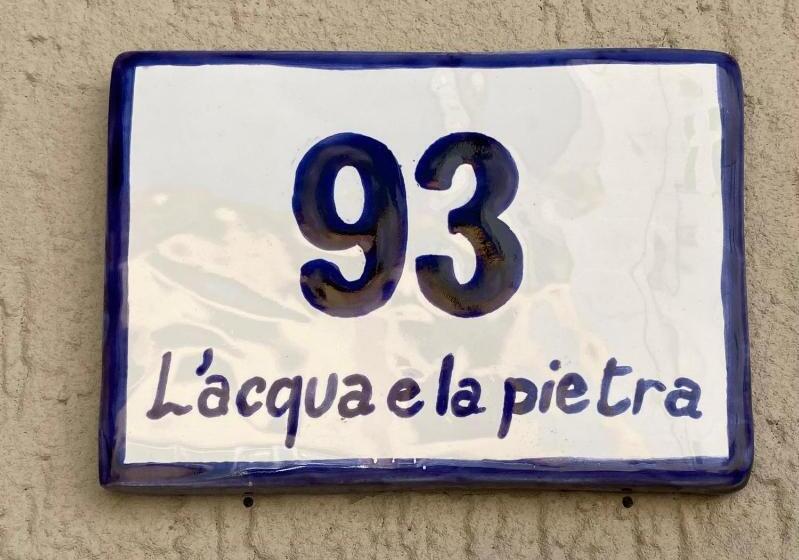 פנסיון L Acqua E La Pietra
