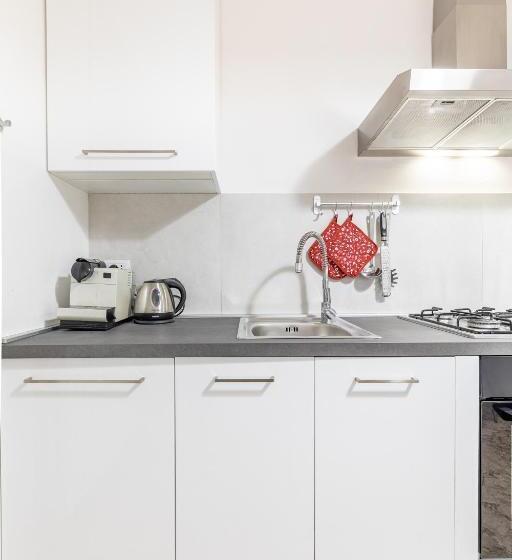 פנסיון L Acqua E La Pietra