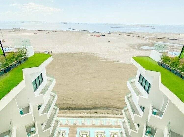 هتل Lime Resort Manila