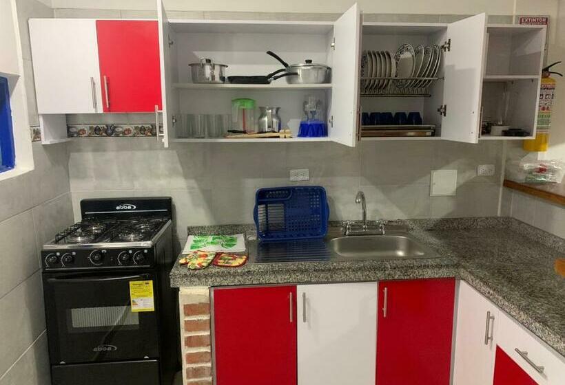 پانسیون Hostal La Luz De La Colina