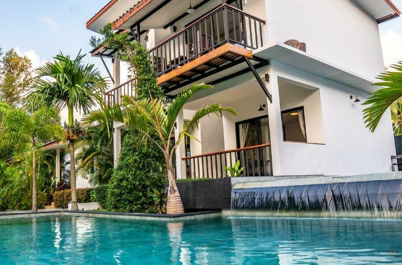Aqua Suites