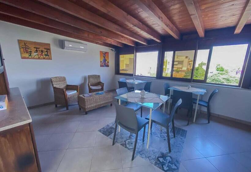 تختخواب و صبحانه Aparthotel Cortellenica