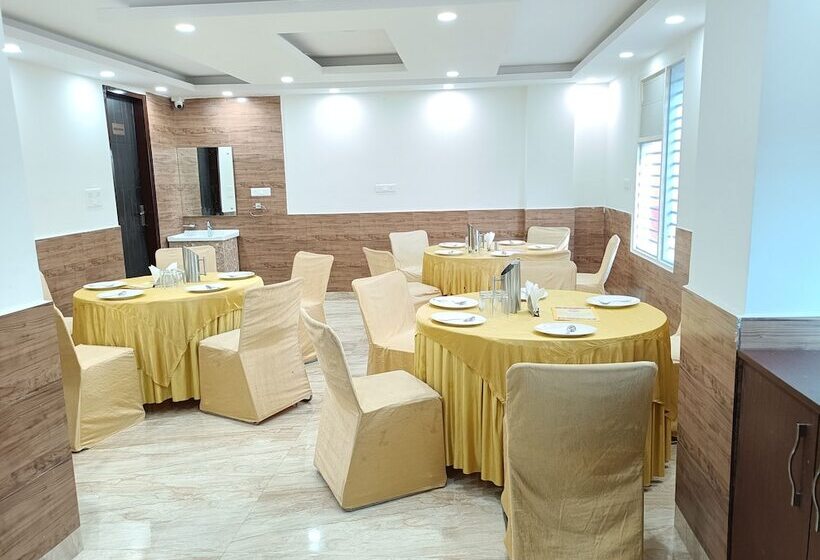 Airport Hotel Shivaka Inn