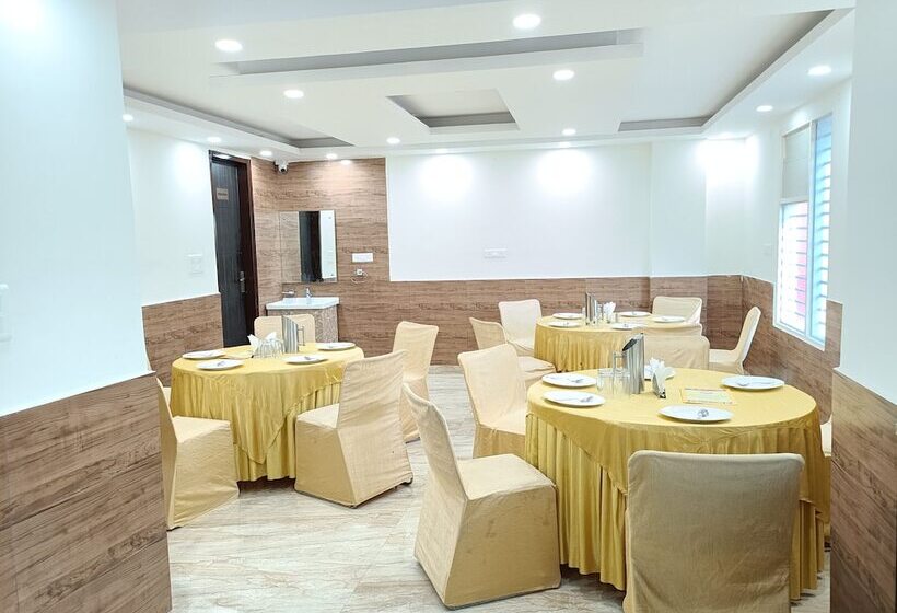 Airport Hotel Shivaka Inn