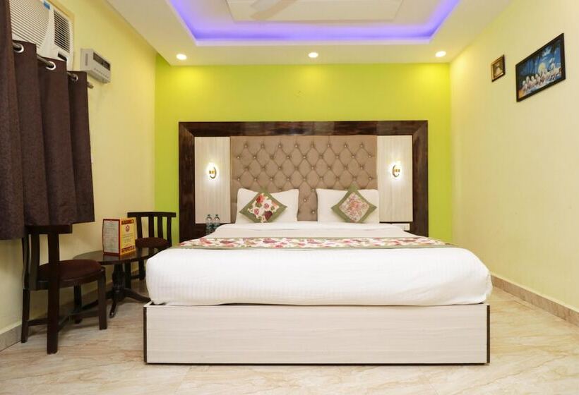 Airport Hotel Shivaka Inn